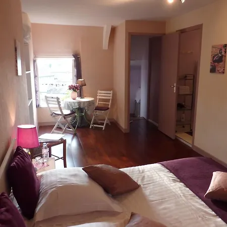 Oda ve Kahvaltı Maison D'hotes Les Belles De Mai Pontorson