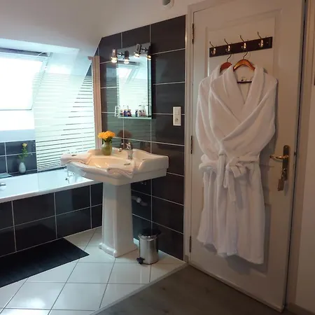 Les Belles De Mai 3* 蓬托尔松