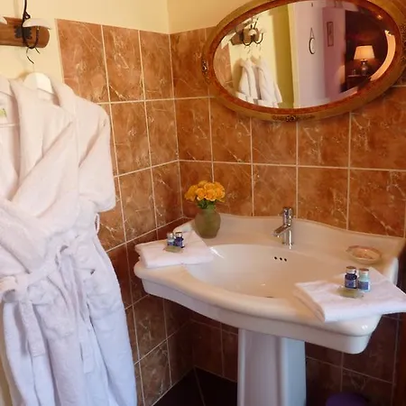 Les Belles De Mai 3*