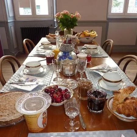 Maison D'hotes Les Belles De Mai 3*