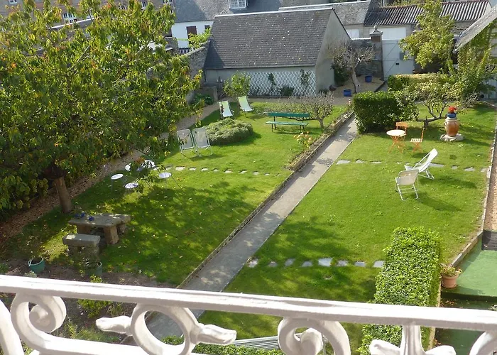 Les Belles De Mai 3*