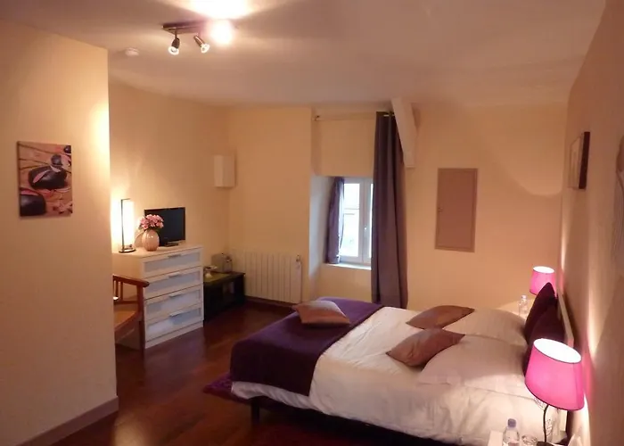 Les Belles De Mai Bed & Breakfast 3*