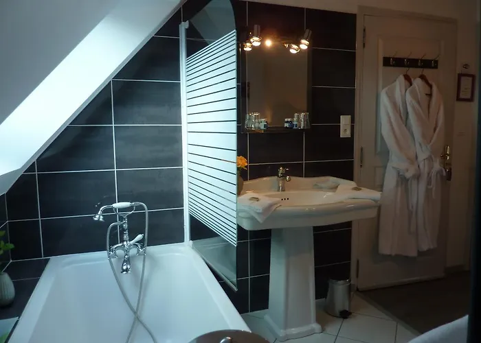 Bed & Breakfast Les Belles De Mai Pontorson