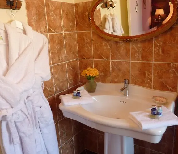 Les Belles De Mai 3*